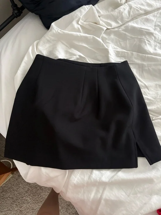 Brand new Express Black Mini Skirt with shorts built in - Picture 2 of 3